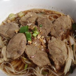 ก๋วยเตี๋ยวหมูตุ๋น