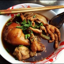 ก๋วยเตี๋ยวพริกกะเหรี่ยง - ถนนราษฎร์อุทิศ