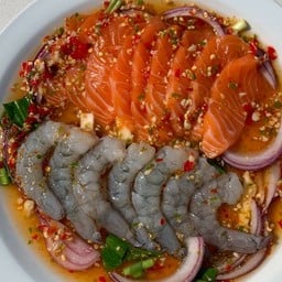 ยำแซลม่อน + กุ้ง