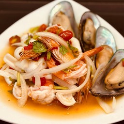 ยำสามสหาย