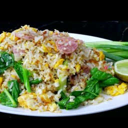 ข้าวผัดแหนม