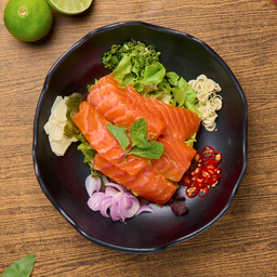 ยำแซลมอนสด