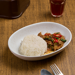 ข้าวซอสกะเพราเนื้อ