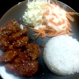 ข้าวหอม  ไก่ทอดคลุกซอสเผ็ดเกาหลี