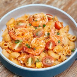 มักกะโรนีกุ้งซอสมะเขือเทศ