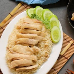 ข้าวมันไก่จานโต