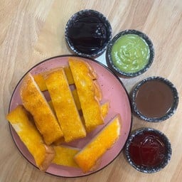 ขนมปังปิ้งเนย +ดิป 4 รสชาติ (1ชุด)