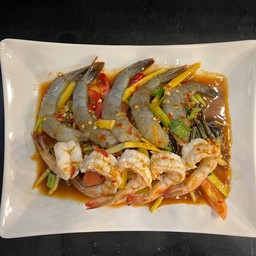 ยำกุ้งสองใจ