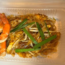 ผัดไทยสูตรซอสผสม (กุ้งสด) เผ็ดน้อย