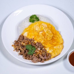 ข้าวไข่ข้นผัดกระเทียมหมูสับ