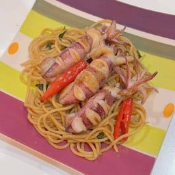 สปาเก็ตตี้ผัดขี้เมาหมึกไข่