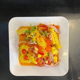 ยำไข่แดง