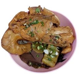 ก๋วยเตี๋ยวไก่ยกโครงbyเสี่ยไผ่