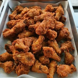 ปีกบนไก่ทอด + ข้าวเหนียว