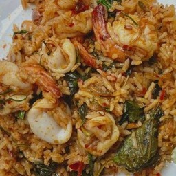 ข้าวผัดกระเพรากุ้ง,หมึก