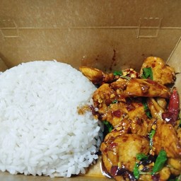 ไก่ผัดกะเพราพริกแห้ง