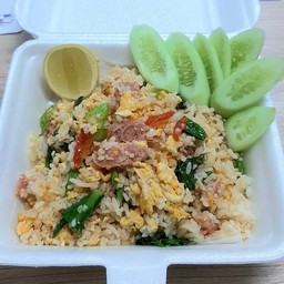 ข้าวผัดแหนม