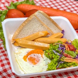 สลัดไข่ดาวไส้กรอก