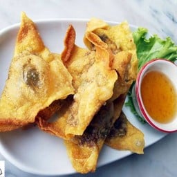 เกี้ยวหมูเด้งเสริฟคู่น้ำจิ้มสูตรเด็ด