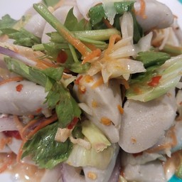 ยำลูกชิ้นปลามหาชัย