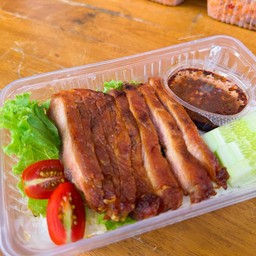 ข้าวเนื้อย่างจิ้มเเจ่ว