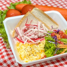 สลัดออมเลตปูอัด