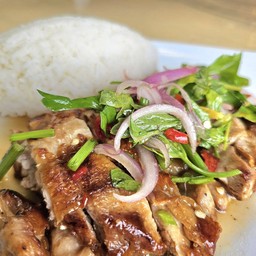 ข้าว ไก่ยำจี๊ด