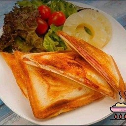 แซนวิชอบร้อนไส้ชาไทย