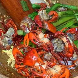 Som Tum Sua With Steamed Field Crab And Blanched Kale