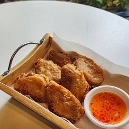 ปีกไก่ทอดน้ำปลา