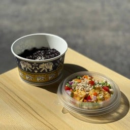 ยำไข่เจียวอกไก่สับ