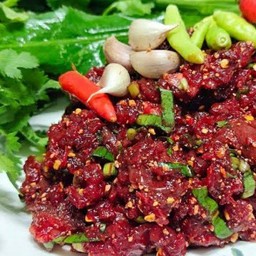 ก้อยเนื้อ/ขม