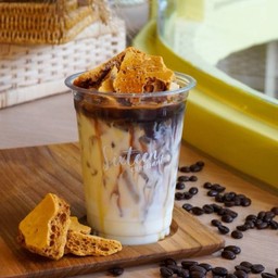 Dalgona Latte