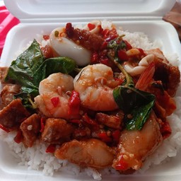 กะเพาหมูกอบทะเล