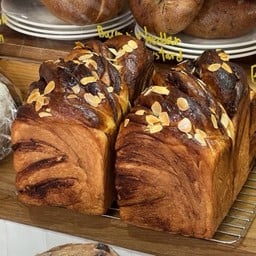 (Full)Shokupan Chocolate Almond