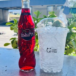 แฟนต้าน้ำแดงใส่น้ำแข็ง