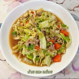 ผัดกะหล่ำปลีราดข้าว