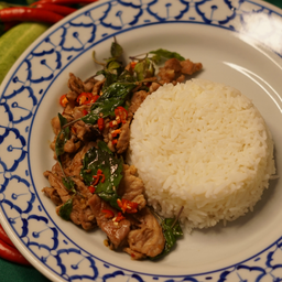 ข้าวกะเพราหมูนุ่ม