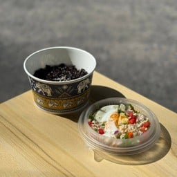 ยำไข่ดาวอกไก่สับ