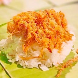 ข้าวเหนียวหมู "เจ๊เฮี๊ยบ" ตลาดนัดเซนทริค