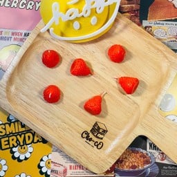 ดูตัวอย่างรูป เทียนสตรอว์เบอร์รี่ ( กดเพิ่มในเค้ก 2ลูก 39฿ )