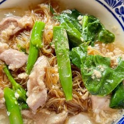ราดหน้า เส้นหมี่ขาว