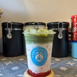 สตรอเบอรี่มัทฉะลาเต้