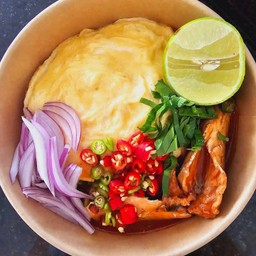 ข้าวไข่ข้นปลากระป๋อง