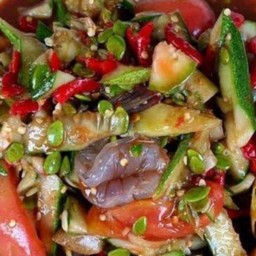 ตำแตงกุ้งสดเมล็ดกระถิน