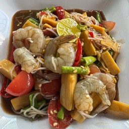ตำขนมจีนหน่อไม้ กุ้งสด