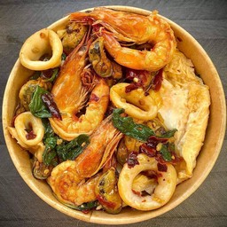 กะเพราทะเลรวม ไข่ข้น (ใช้ไข่2ฟอง)