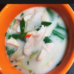 ต้มข่าไก่