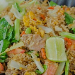 ข้าวผัดหมู