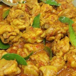 ผัดพริกแกงใต้ไก่ทำเป็นกับข้าว